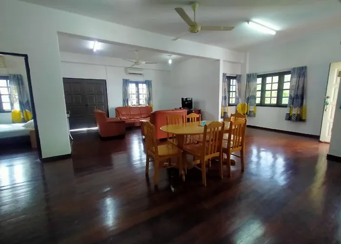 Lumut Titi Panjang Apartment